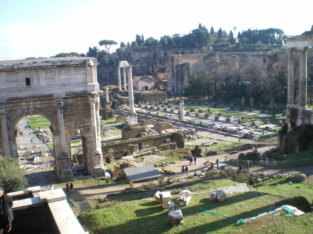 B&B Central Palace Colosseum Rom Exterior foto